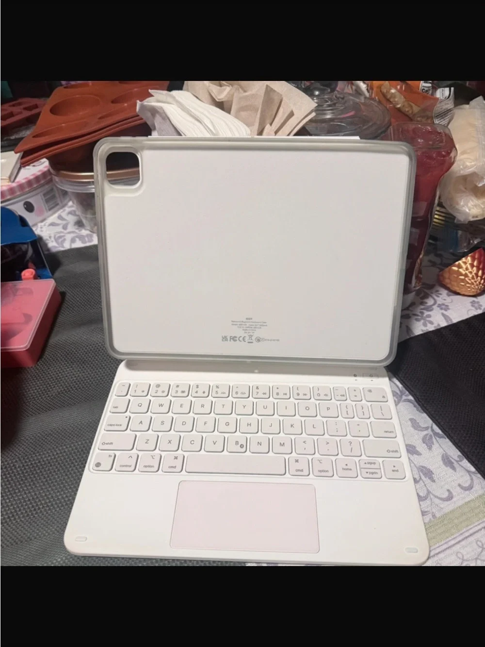 ESR Magic Keyboard for iPad